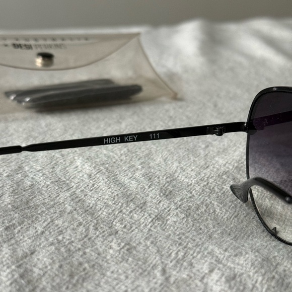 Quay Black Aviator Sunglasses - Picture 3 of 13